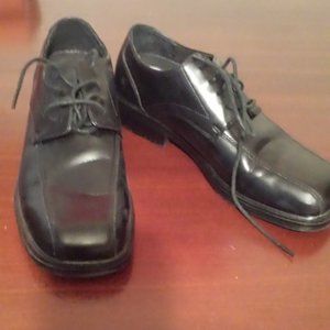 Boys Dress Shoes and Clip on Tie Set